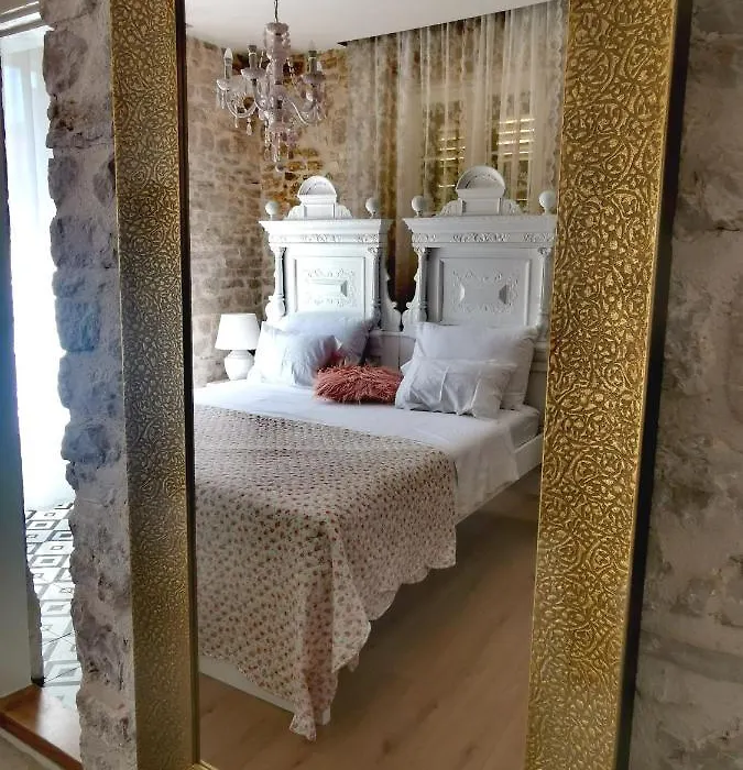 L&L Rooms Royal-1