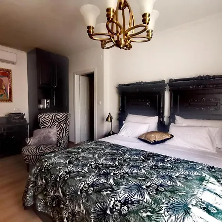 L&L Rooms Royal-2
