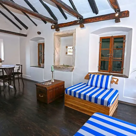 Swan Adriatic Apartment & Room-2